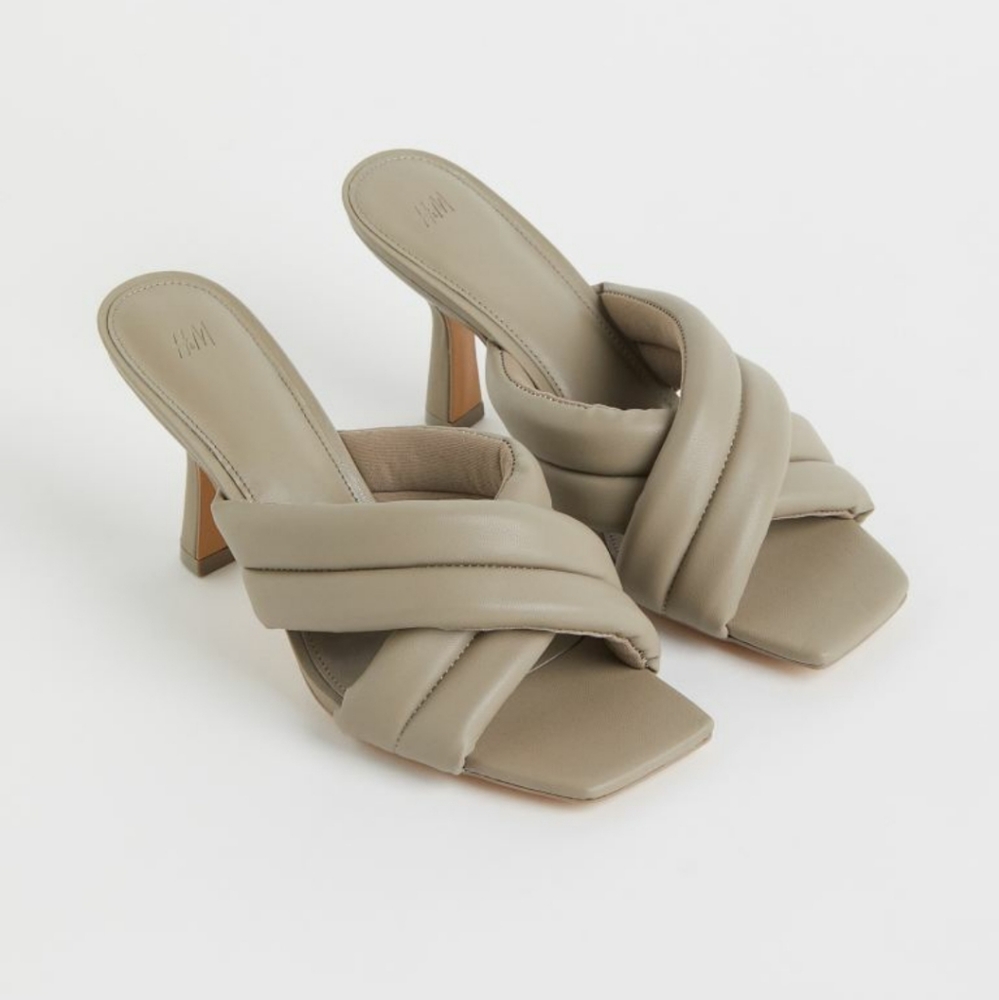 NWT Heeled mules